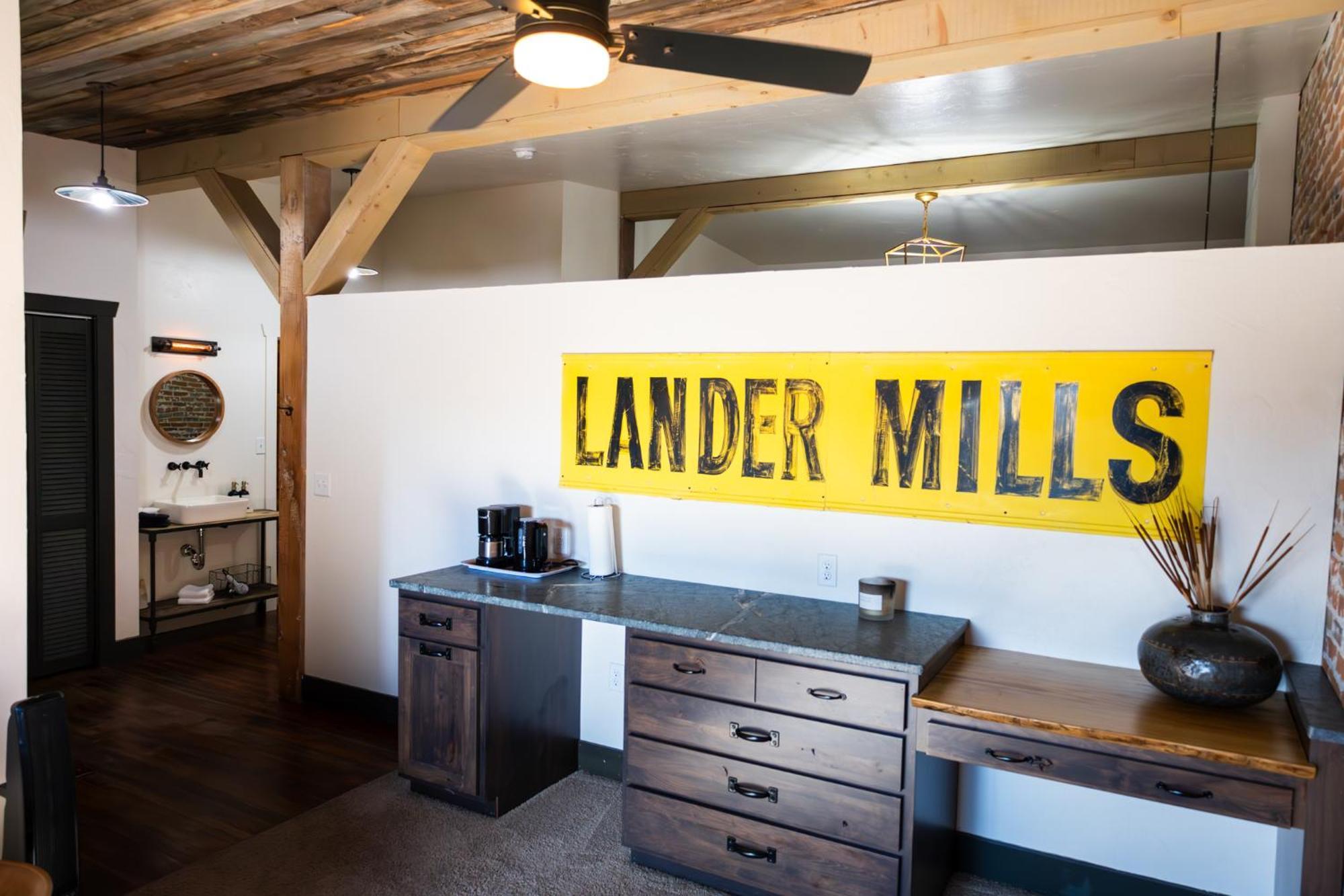 Lander Millhouse Hotel Exterior photo