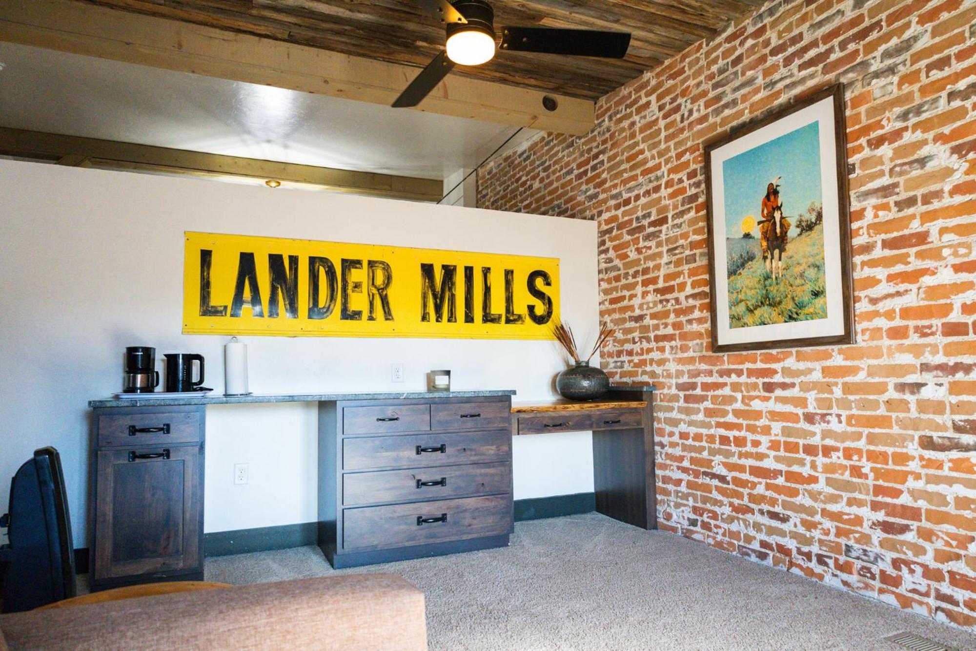 Lander Millhouse Hotel Exterior photo